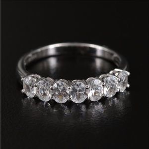 18K - Seven Stone Ring - Size 7